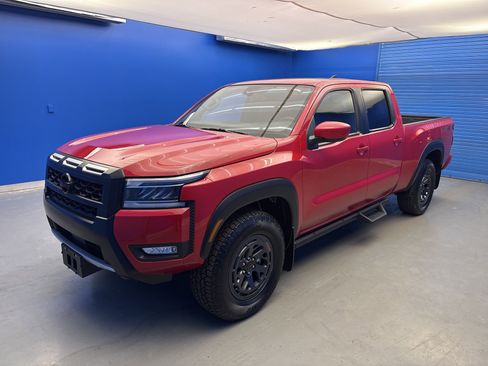 Used 2025 Nissan Frontier PRO-4X w/ Tow Package image 4