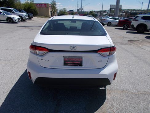 Used 2024 Toyota Corolla LE FWD image 6