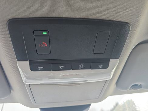 Used 2025 Nissan Sentra SV image 32