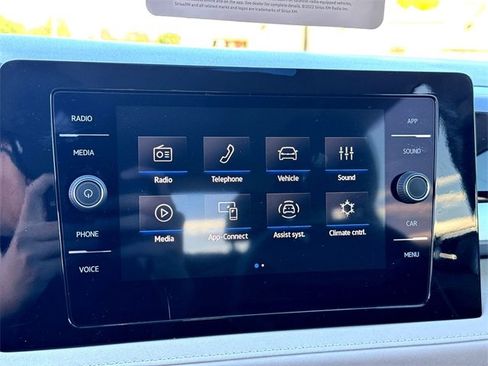 Certified 2025 Volkswagen Taos SE image 23