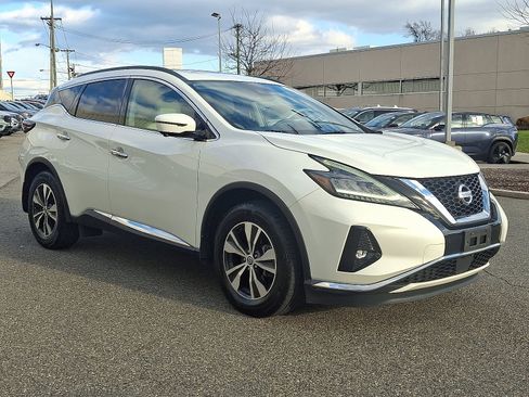 Used 2020 Nissan Murano SV w/ Premium Package image 3