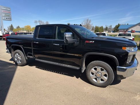 Used 2022 Chevrolet Silverado 2500 LTZ w/ LTZ Premium Package AWD/4WD image 4