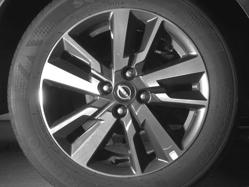 Used 2025 Nissan Versa SV FWD image 15