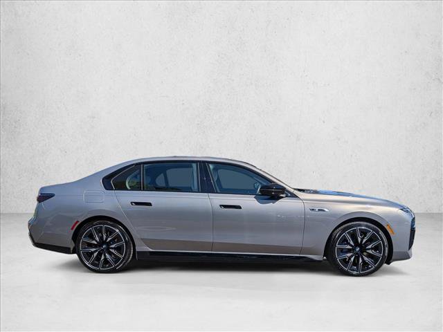 Used 2025 BMW i7 xDrive60 AWD/4WD image 4