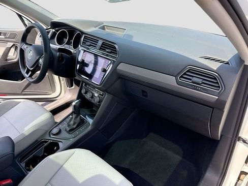 Used 2021 Volkswagen Tiguan SE AWD/4WD image 30