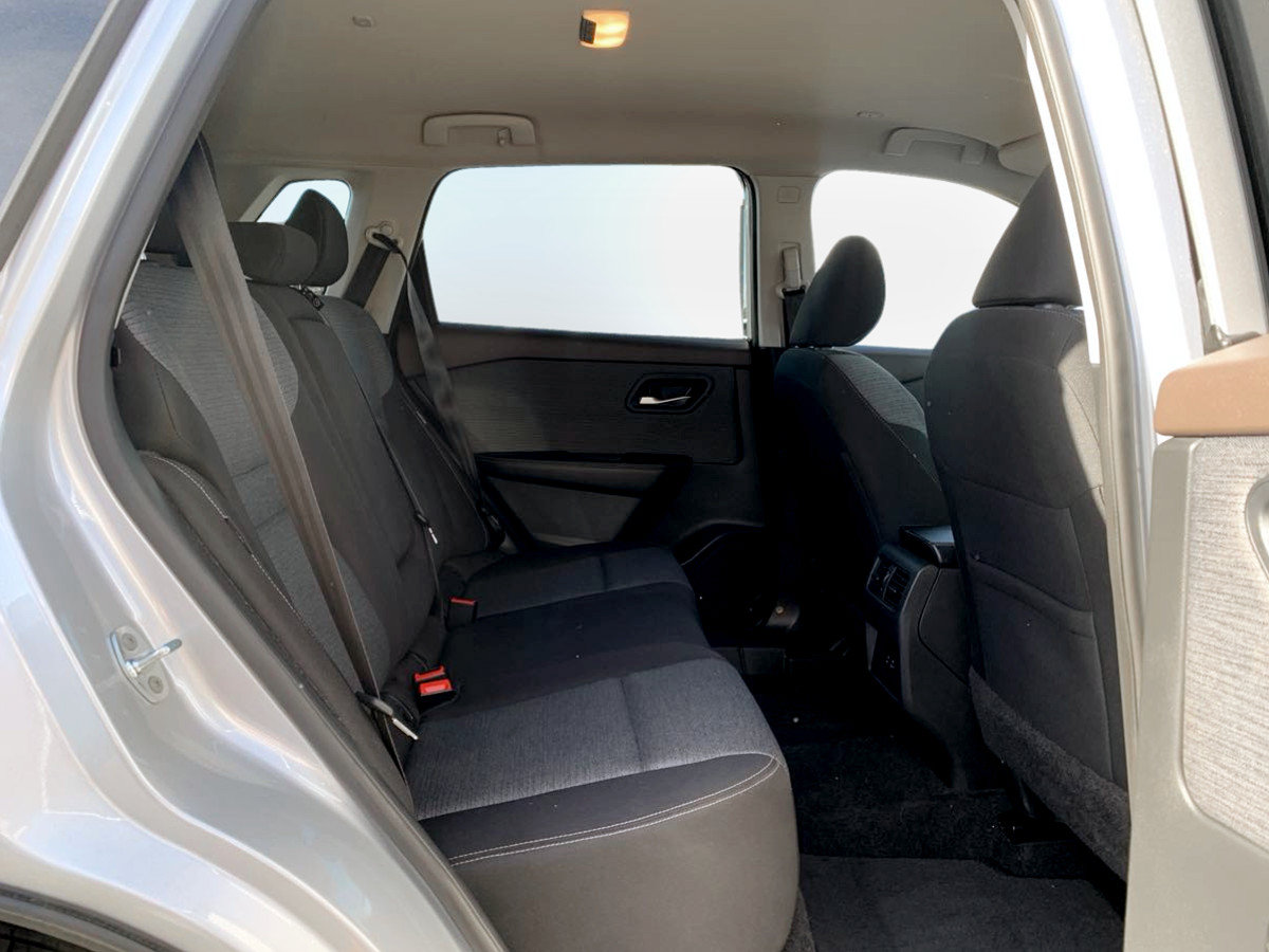 Used 2023 Nissan Rogue SV FWD image 17