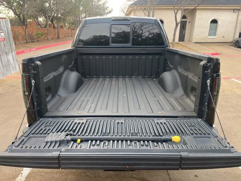 Used 2014 Ford F150 Lariat w/ Equipment Group 502A Luxury image 11