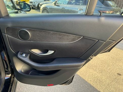 Used 2022 Mercedes-Benz GLC 300 4MATIC image 25