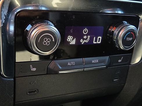 Used 2025 GMC Yukon Denali image 18