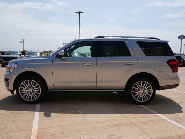 Used 2023 Ford Expedition Limited AWD/4WD image 3