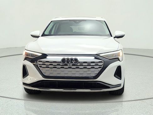 Used 2024 Audi Q8 e-tron Prestige AWD/4WD image 2