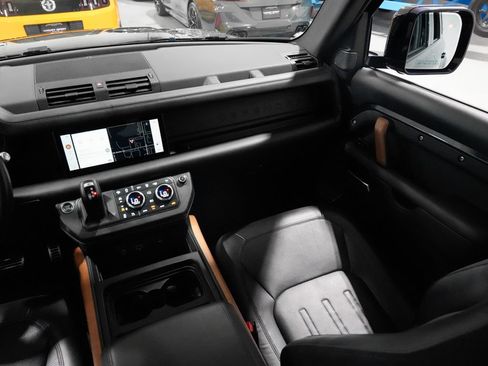 Used 2020 Land Rover Defender 110 X AWD/4WD image 23