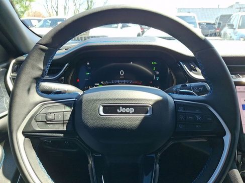 Used 2023 Jeep Grand Cherokee Trailhawk w/ Luxury Tech Group III image 20