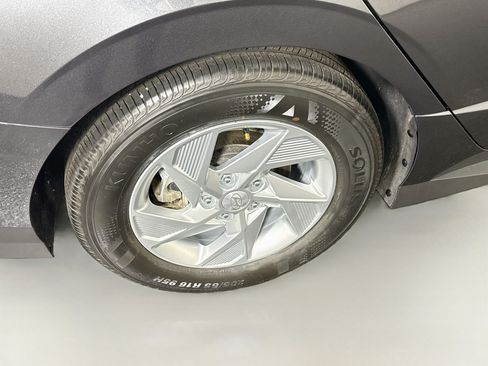 Used 2025 Hyundai Sonata SE FWD image 33