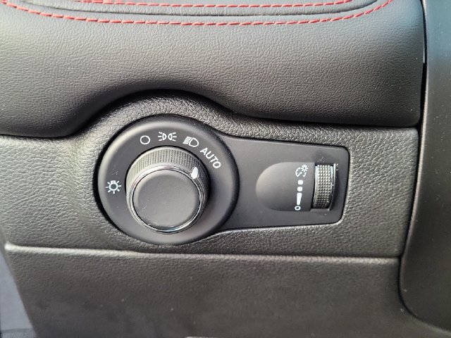 Used 2024 Dodge Durango GT w/ Blacktop Package RWD image 13