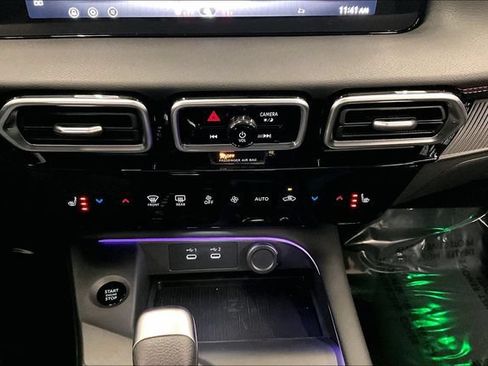 New 2026 Nissan Sentra SR w/ SR Premium Package FWD image 25