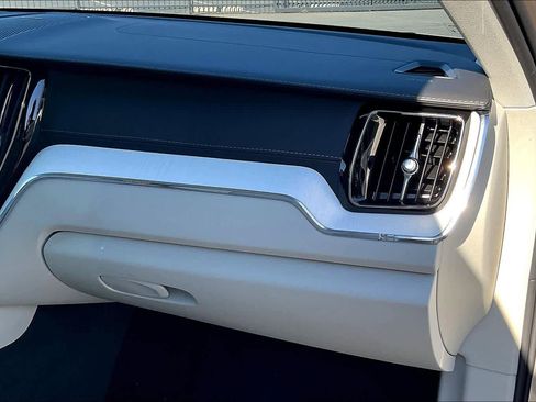 New 2026 Volvo XC60 T8 Ultra w/ Protection Package Premier image 28