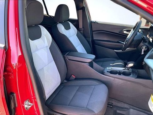 New 2026 Chevrolet Trax RS image 11
