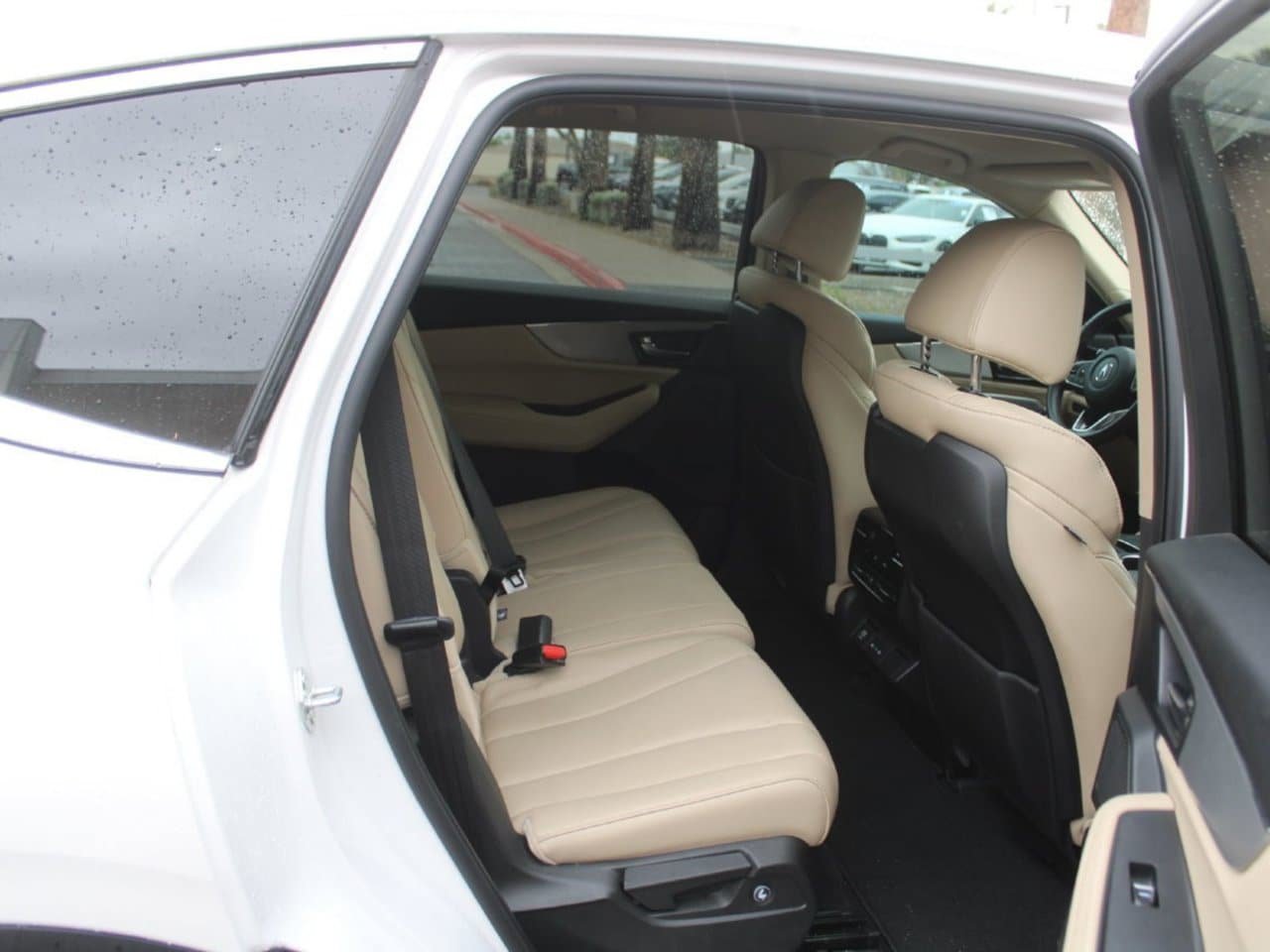 Used 2025 Acura MDX FWD image 13
