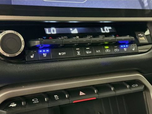 Certified 2025 Toyota Tundra Limited AWD/4WD image 17