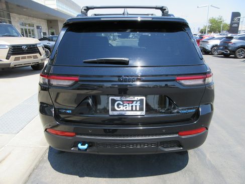 Used 2024 Jeep Grand Cherokee Trailhawk AWD/4WD image 10