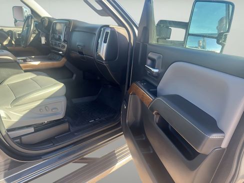 Used 2018 Chevrolet Silverado 1500 LTZ w/ LTZ Plus Package image 14