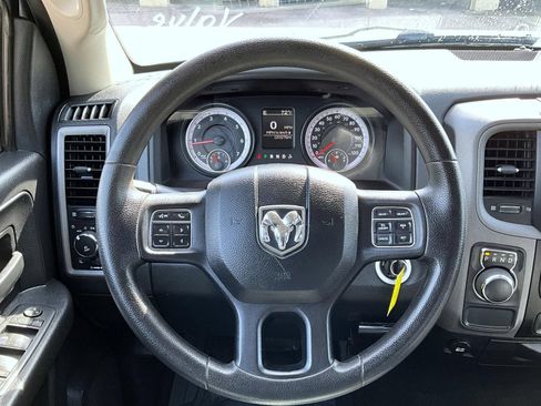Used 2015 RAM 1500 Express RWD image 13