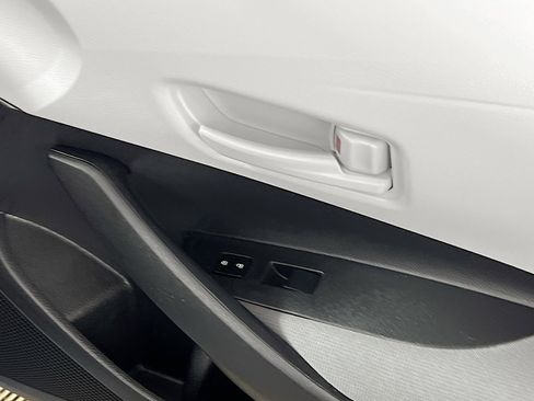 Used 2025 Toyota Corolla LE image 32