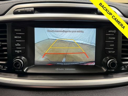Used 2018 Kia Sorento FWD image 4