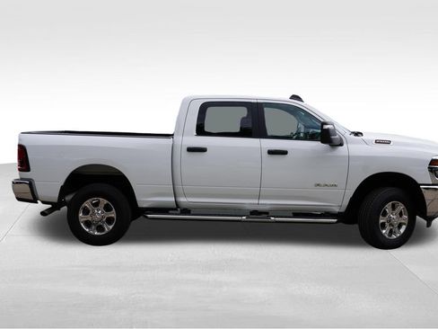 Certified 2026 RAM 2500 Big Horn AWD/4WD image 3