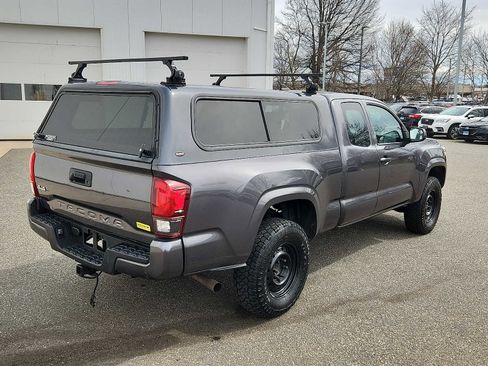 Used 2018 Toyota Tacoma SR w/ SR Convenience Package image 6