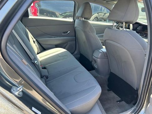 Used 2024 Hyundai Elantra SEL FWD image 17