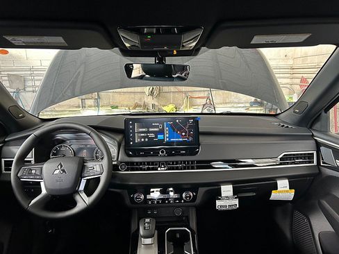 New 2026 Mitsubishi Outlander SE FWD image 22