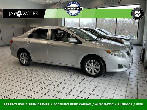 Used 2010 Toyota Corolla LE image 1