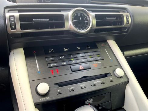 Used 2022 Lexus RC 350 F Sport image 32