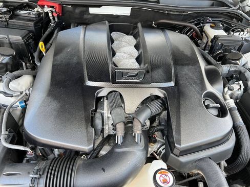 Used 2024 Lexus IS 500 RWD image 18