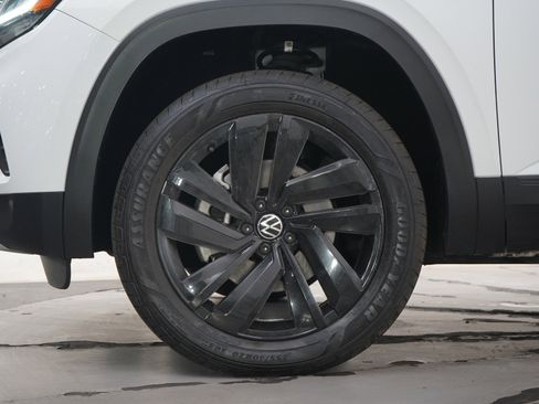 Used 2023 Volkswagen Atlas Cross Sport SE w/ Black Wheel Package AWD/4WD image 31