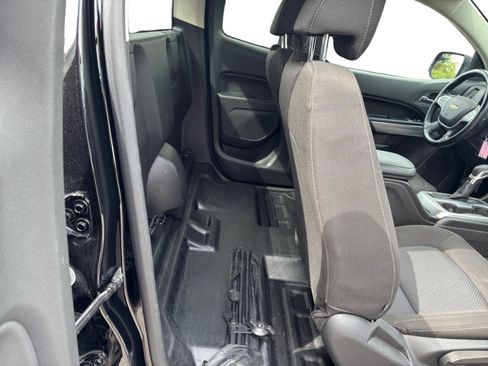 Used 2022 Chevrolet Colorado LT w/ Fleet Safety Package image 17