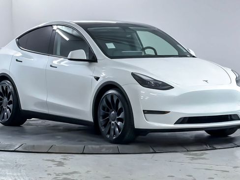 Used 2023 Tesla Model Y Performance AWD/4WD image 9