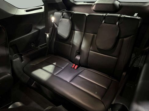 Used 2022 Ford Explorer XLT w/ Equipment Group 202A image 25