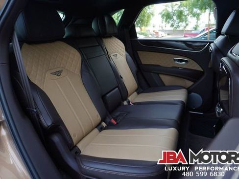 Used 2021 Bentley Bentayga image 97