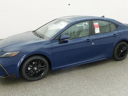 New 2026 Toyota Camry SE FWD image 2