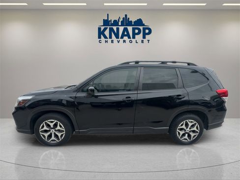 Used 2019 Subaru Forester Premium image 2