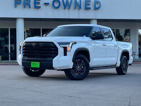 Used 2025 Toyota Tundra SR5 w/ SX Package RWD image 2