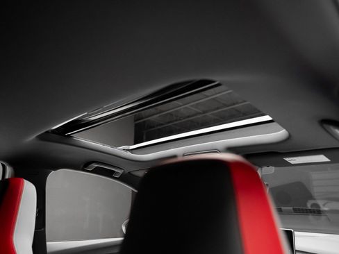 Used 2025 Volkswagen GTI SE image 69