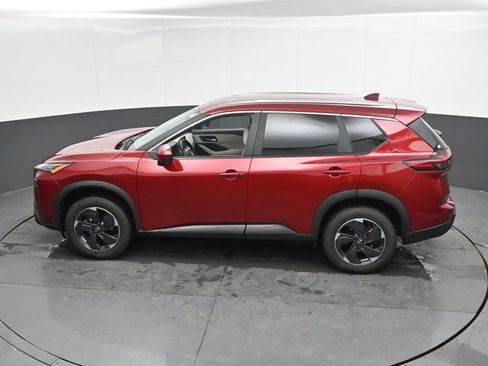 Used 2025 Nissan Rogue SV AWD/4WD image 39