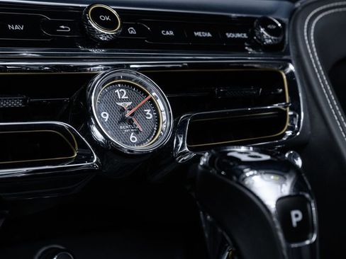 Used 2022 Bentley Flying Spur Plug-In Hybrid image 13