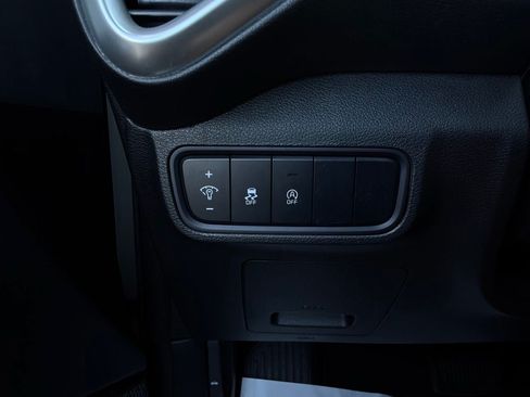 Used 2025 Kia Soul LX w/ LX Technology Package FWD image 20