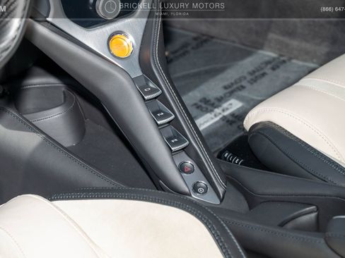 Used 2025 McLaren 750S RWD image 25