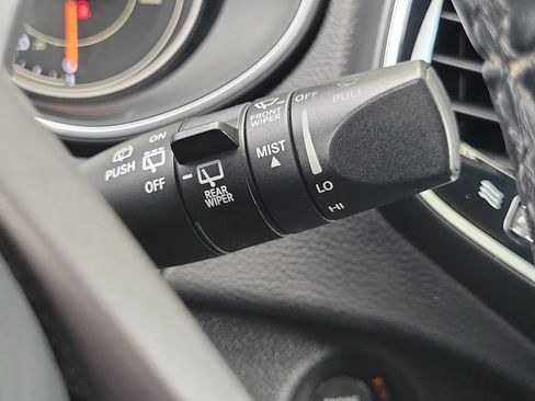 Used 2019 Jeep Cherokee Limited AWD/4WD image 38